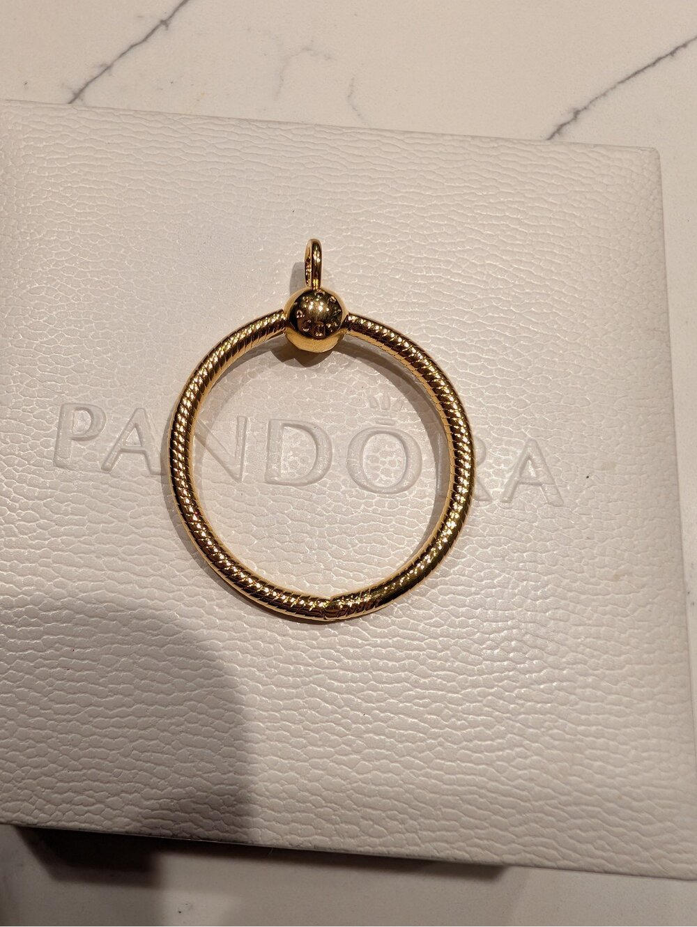 Pandora ale charm pendant holder
